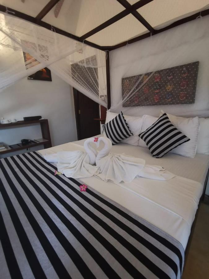 Nature Cabanas & Floating Restaurant Galle Extérieur photo