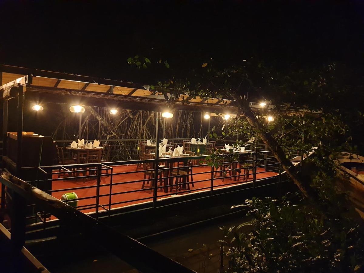 Nature Cabanas & Floating Restaurant Galle Extérieur photo
